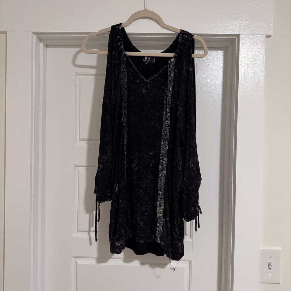 POL Black Mineral Wash Slit Sleeve Top Size L - Picture 5 of 5